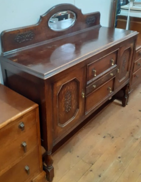 Honey B Auction House Knighton Powys SIDEBOARD