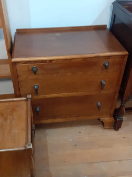 Honey B Auction House Knighton Powys CHEST OF DRAWERS